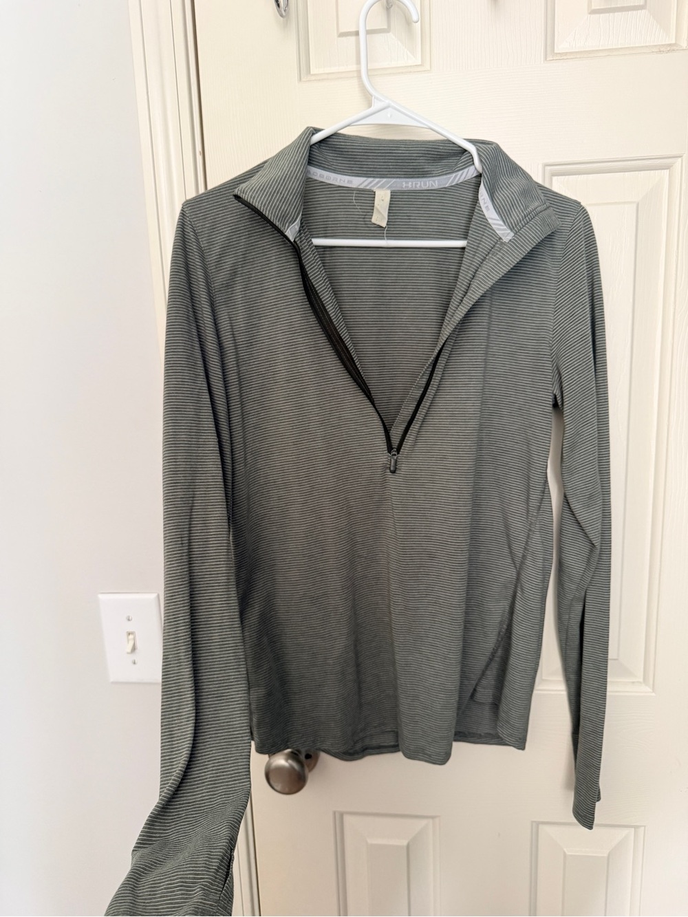 Under Armour Women's Gray Striped Half-Zip Long Sleeve Top